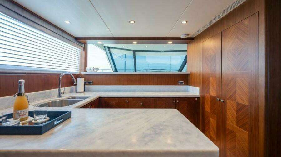 2017 Ocean Alexander 