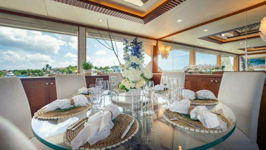 2017 Ocean Alexander 