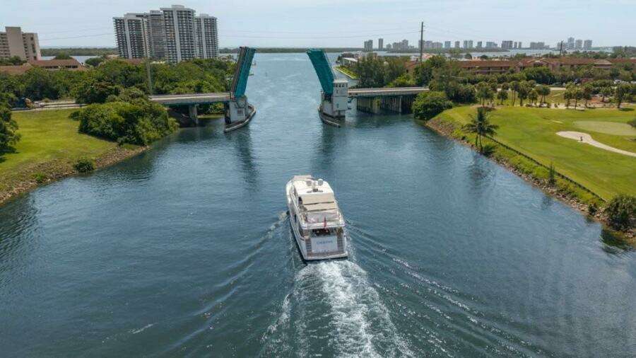 2017 Ocean Alexander 