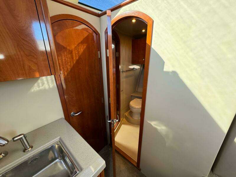 2007 Cruisers Yachts 395 Motoryacht