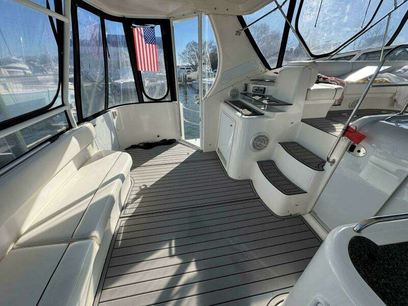 2007 Cruisers Yachts 395 Motoryacht