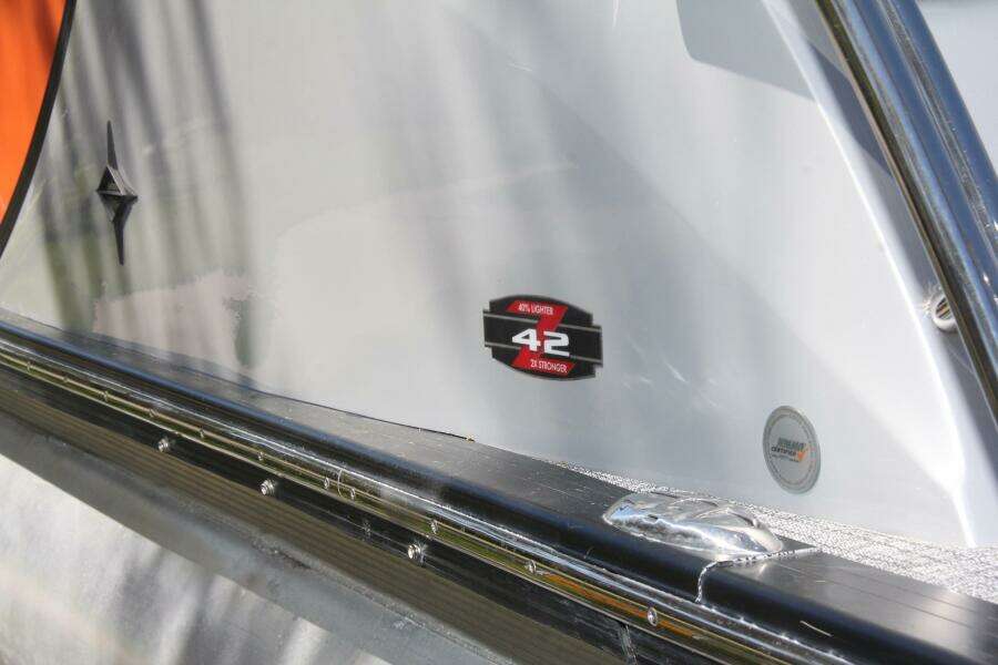 2021 Berkshire 25 Sport CL