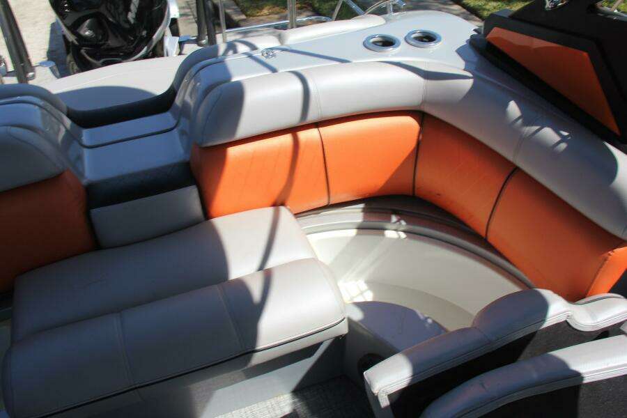 2021 Berkshire 25 Sport CL