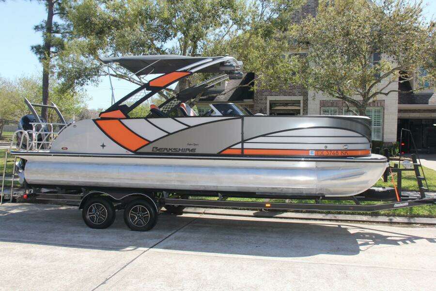 2021 Berkshire 25 Sport CL