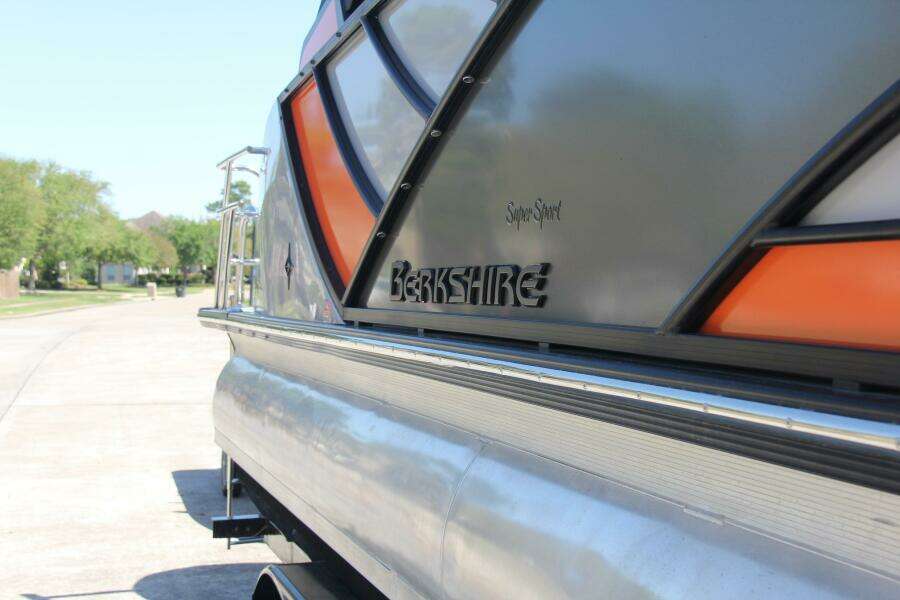 2021 Berkshire 25 Sport CL