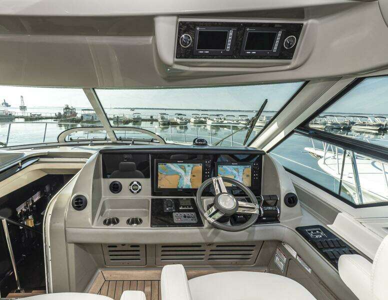 2011 Sea Ray 580 Sundancer