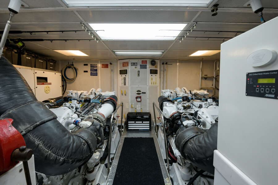 Westport 95 - My Girl - engine room