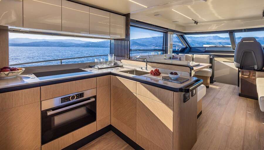 2024 Absolute Yachts 