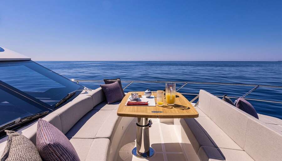 2024 Absolute Yachts 