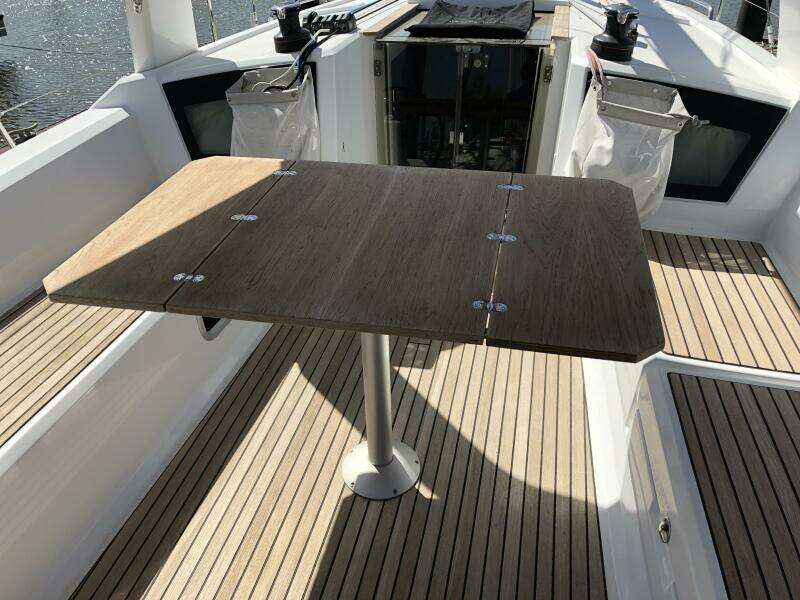 2017 Beneteau Oceanis 38 Weekender