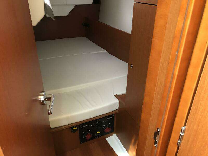 2017 Beneteau Oceanis 38 Weekender