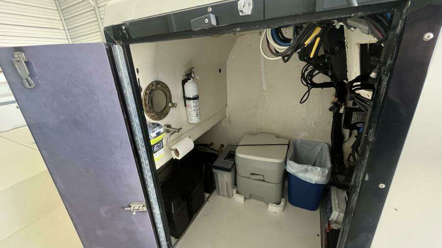 1990 Ocean Master 31