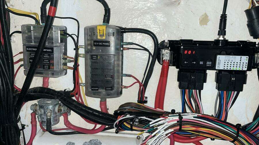 1990 Ocean Master 31