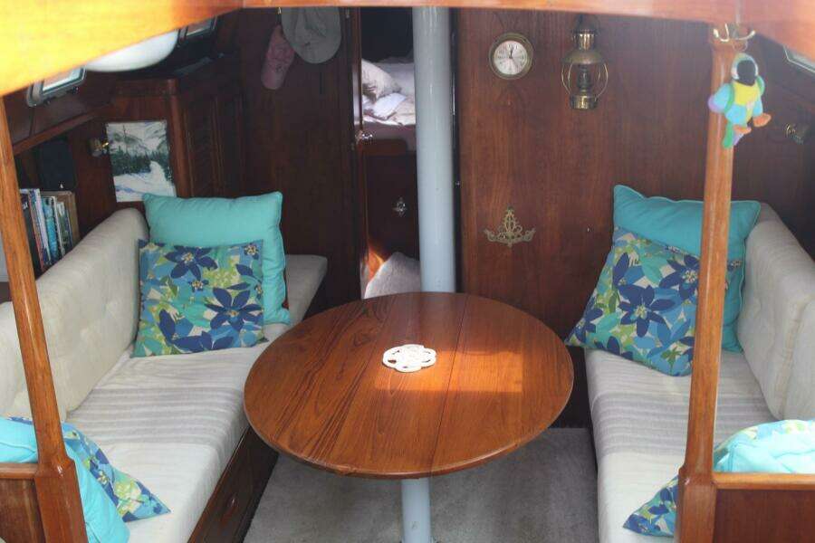 1979 Gulfstar 37 Sloop