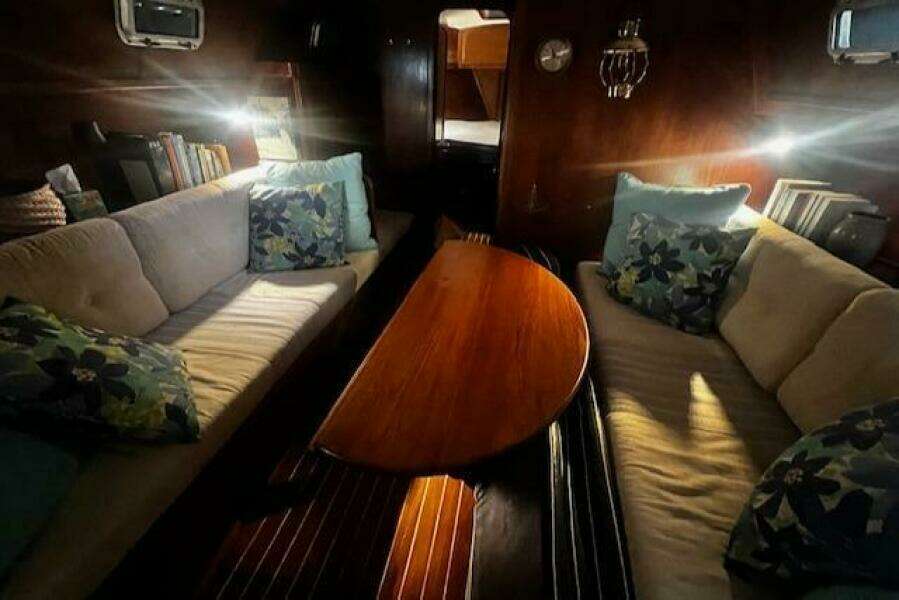 1979 Gulfstar 37 Sloop