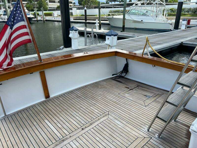 1987 Lyman-Morse Flybridge Cruiser