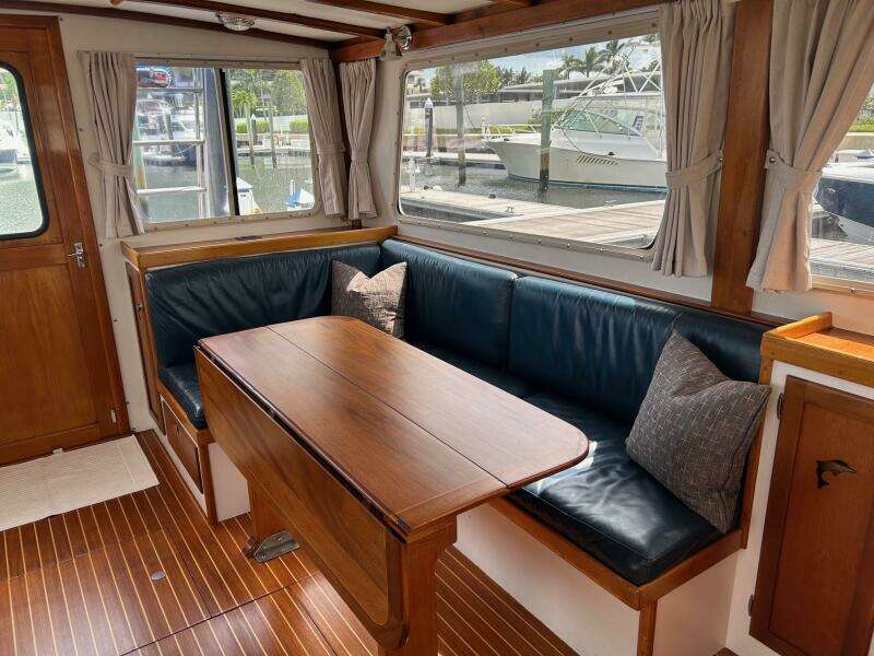 1987 Lyman-Morse Flybridge Cruiser