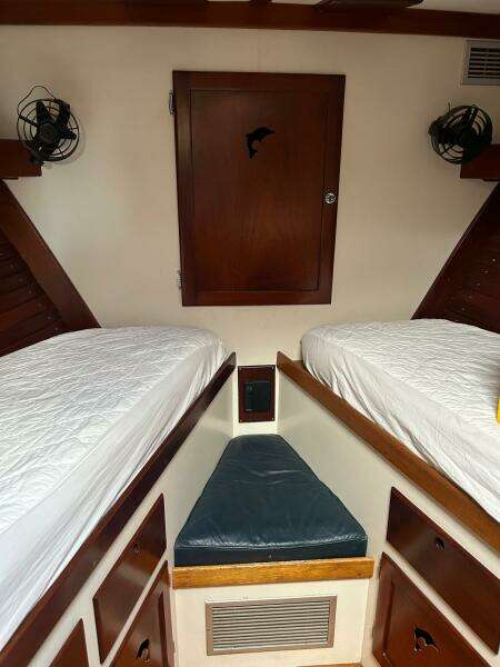 1987 Lyman-Morse Flybridge Cruiser