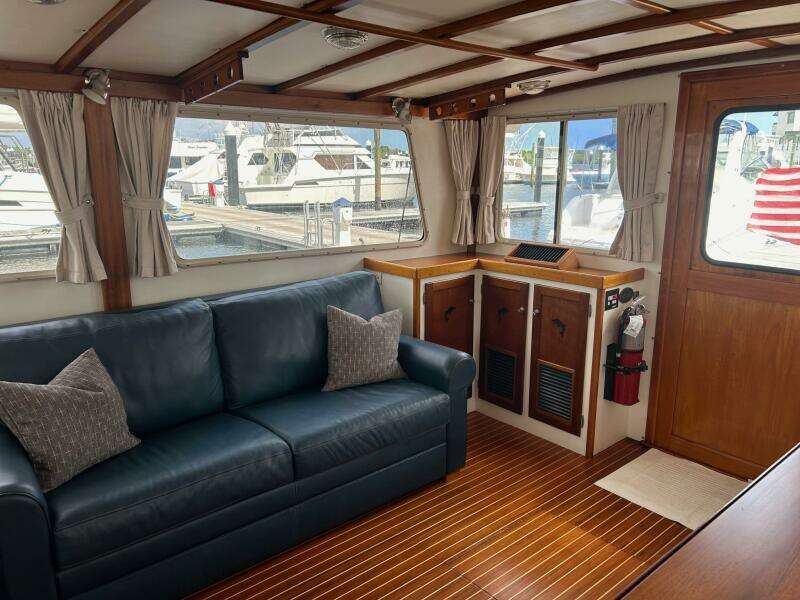 1987 Lyman-Morse Flybridge Cruiser