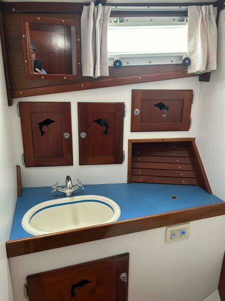 1987 Lyman-Morse Flybridge Cruiser