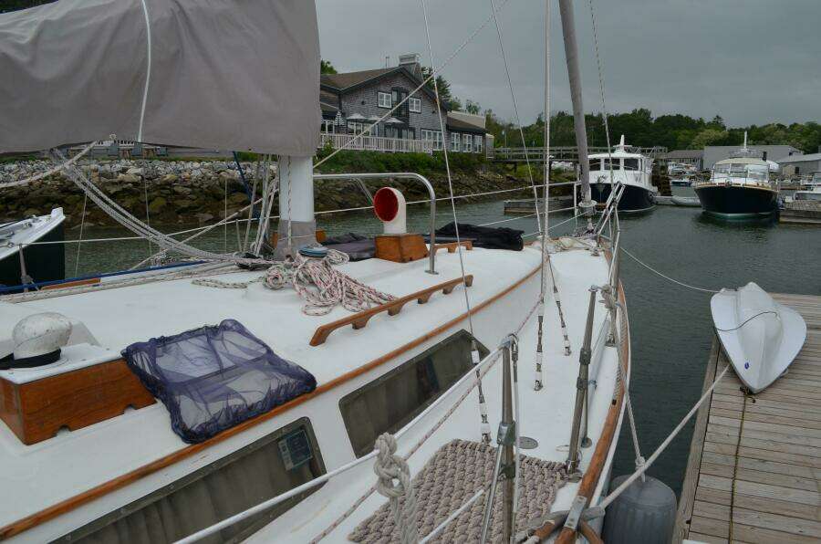 1983 C&C LANDFALL 38 SLOOP