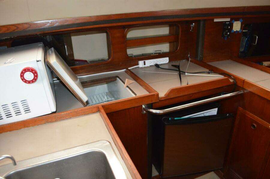 1983 C&C LANDFALL 38 SLOOP