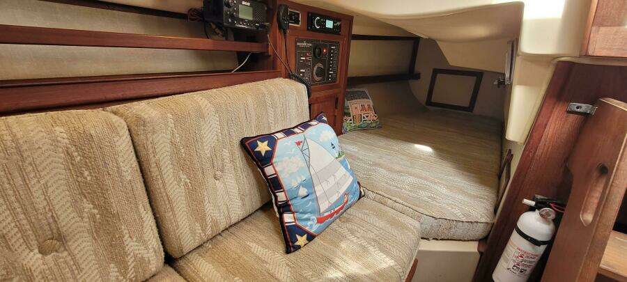 1986 Island Packet 27 Sloop