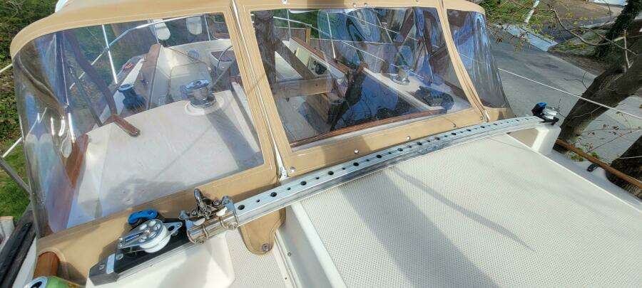 1986 Island Packet 27 Sloop