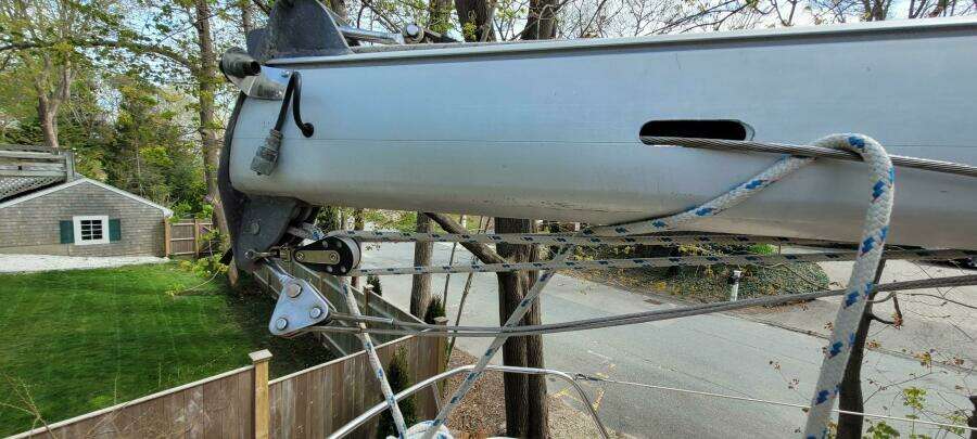 1986 Island Packet 27 Sloop