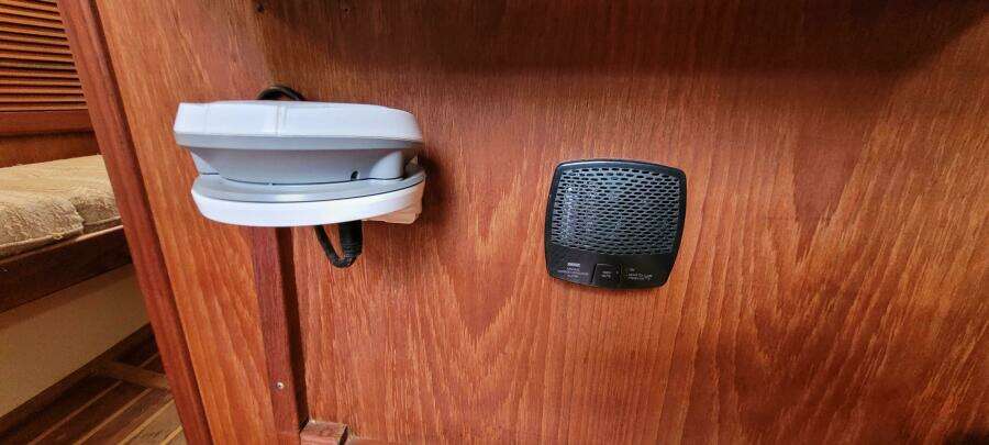 1986 Island Packet 27 Sloop