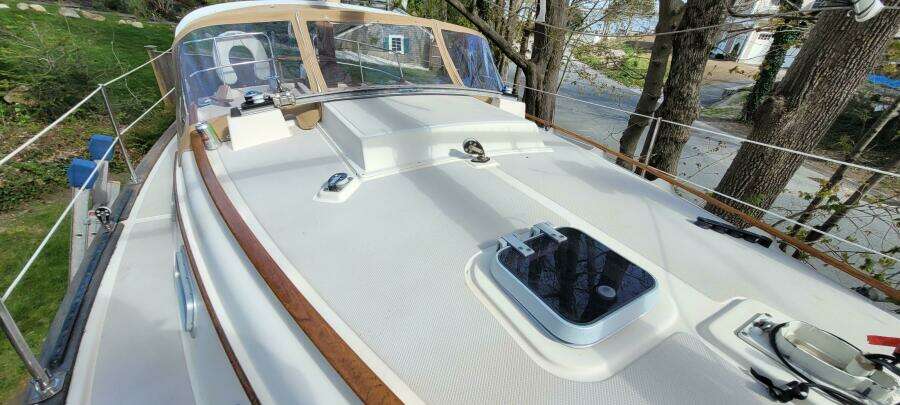 1986 Island Packet 27 Sloop