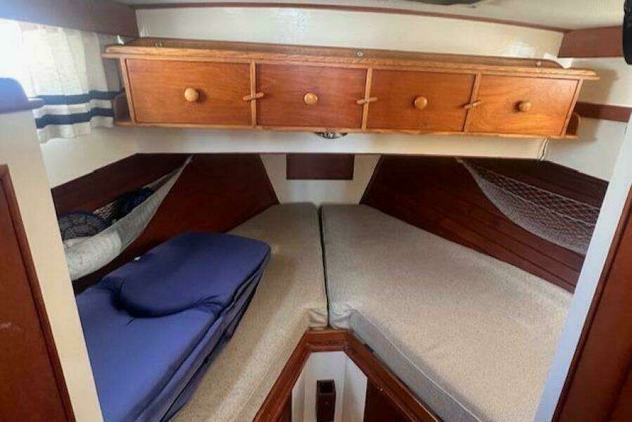 1980 Grand Banks 32 Flybridge Trawler (Hull#683)