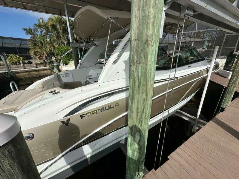 2009 Formula 310 Bowrider