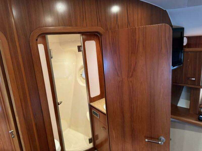 2010 Tiara Yachts 5800 Sovran