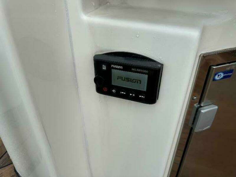 2010 Tiara Yachts 5800 Sovran