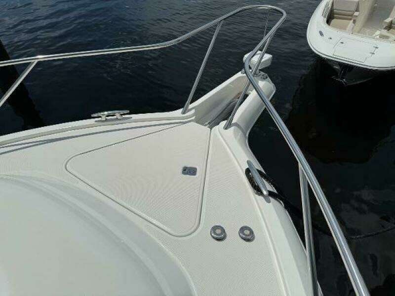 2010 Tiara Yachts 5800 Sovran