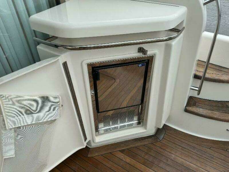 2010 Tiara Yachts 5800 Sovran