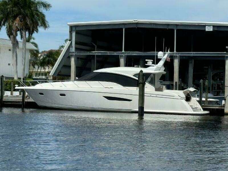2010 Tiara Yachts 5800 Sovran