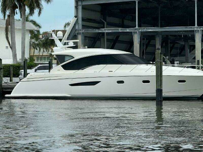 2010 Tiara Yachts 5800 Sovran