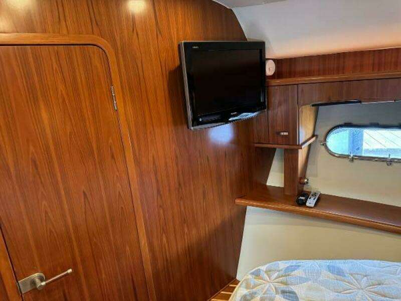 2010 Tiara Yachts 5800 Sovran