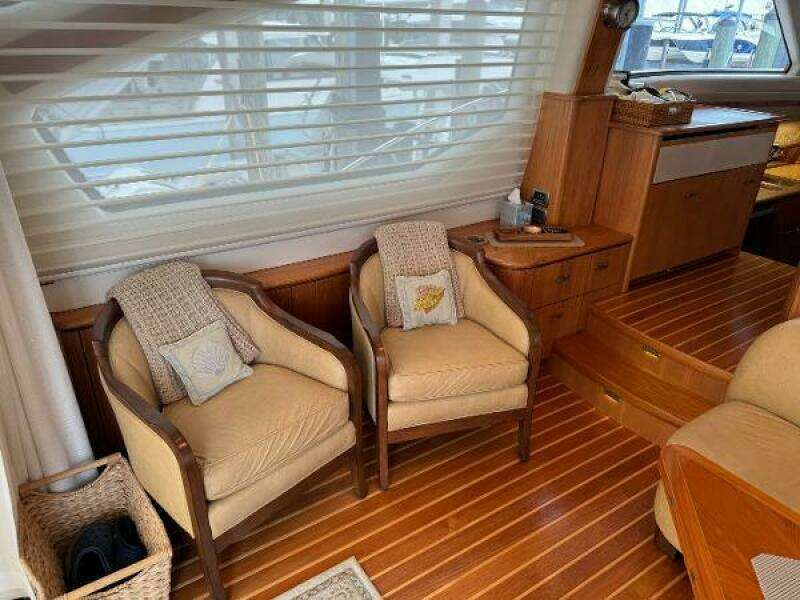 2010 Tiara Yachts 5800 Sovran