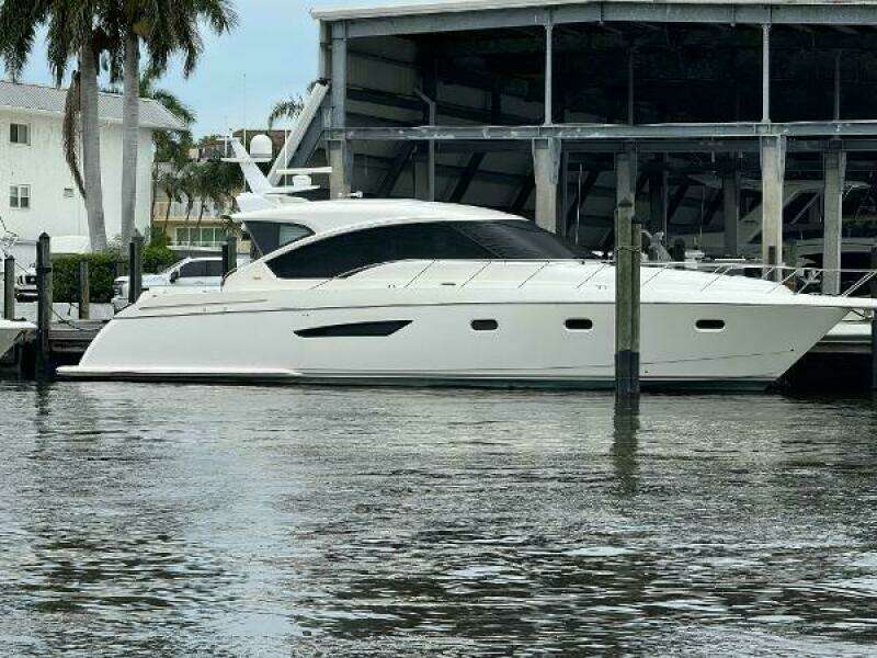 2010 Tiara Yachts 5800 Sovran