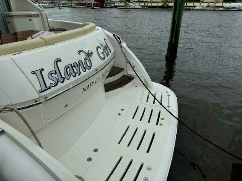 2010 Tiara Yachts 5800 Sovran