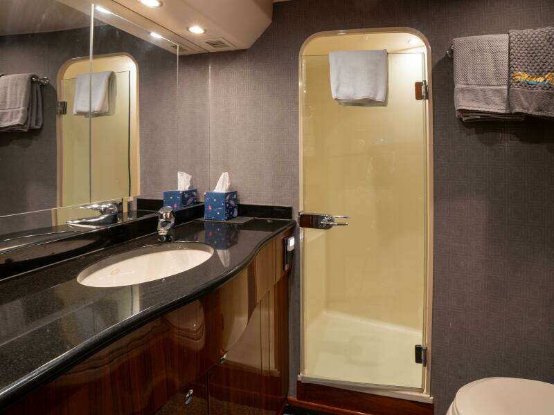 2005 Viking 74 Enclosed Bridge