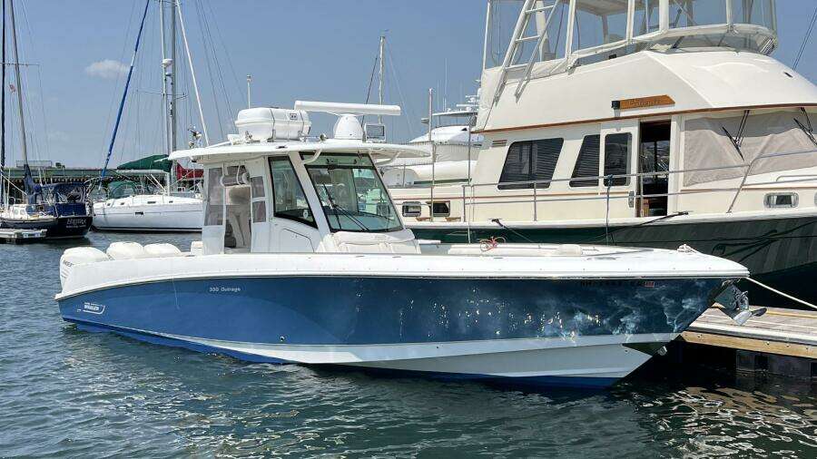 2015 Boston Whaler 350 Outrage