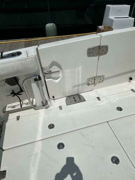 2015 Boston Whaler 350 Outrage