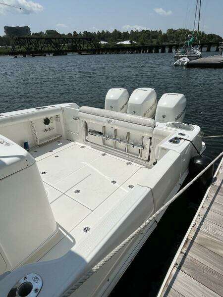 2015 Boston Whaler 350 Outrage