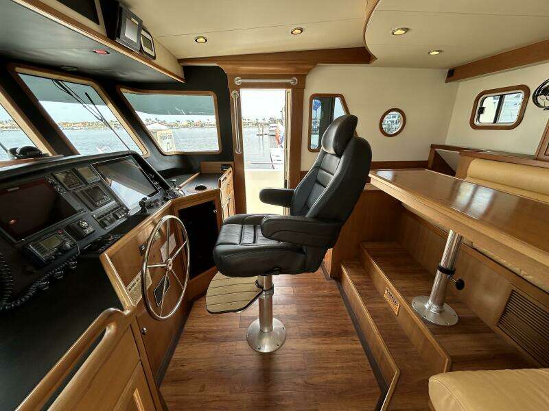 45' Northwest pilothouse starboard