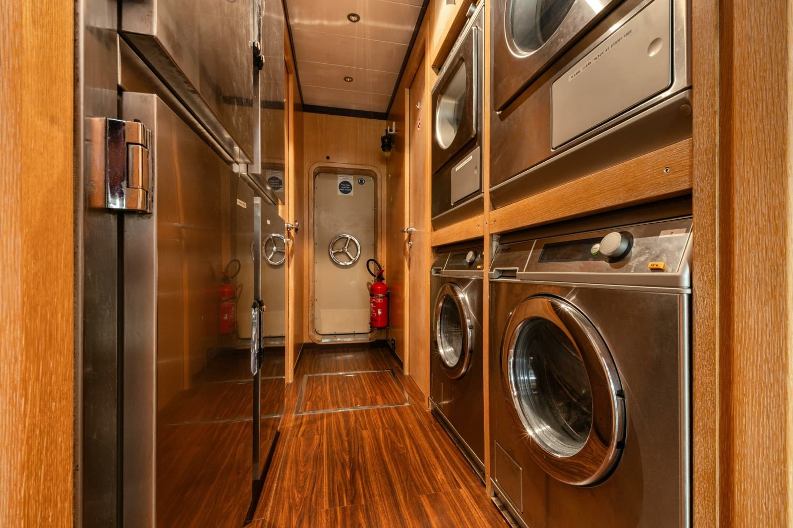 2007 Overmarine Mangusta 130