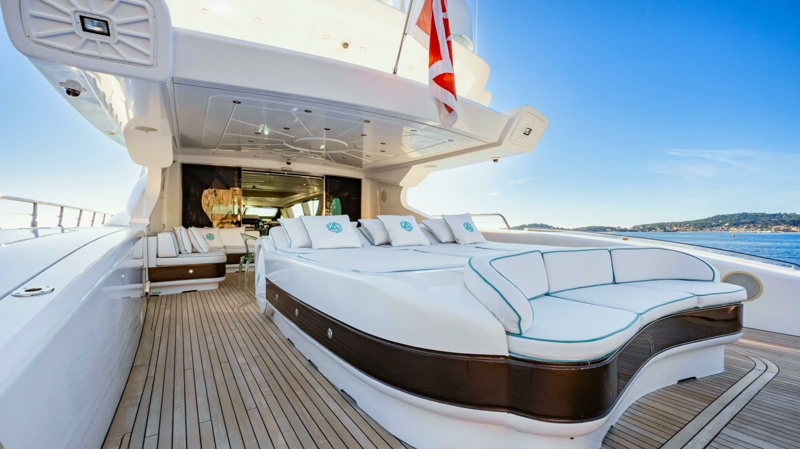 2007 Overmarine Mangusta 130